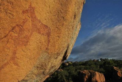 Zimbabwe & Botswana für Entdecker - sunway_zimbabwe_matobos_painting_3_bruce_taylor