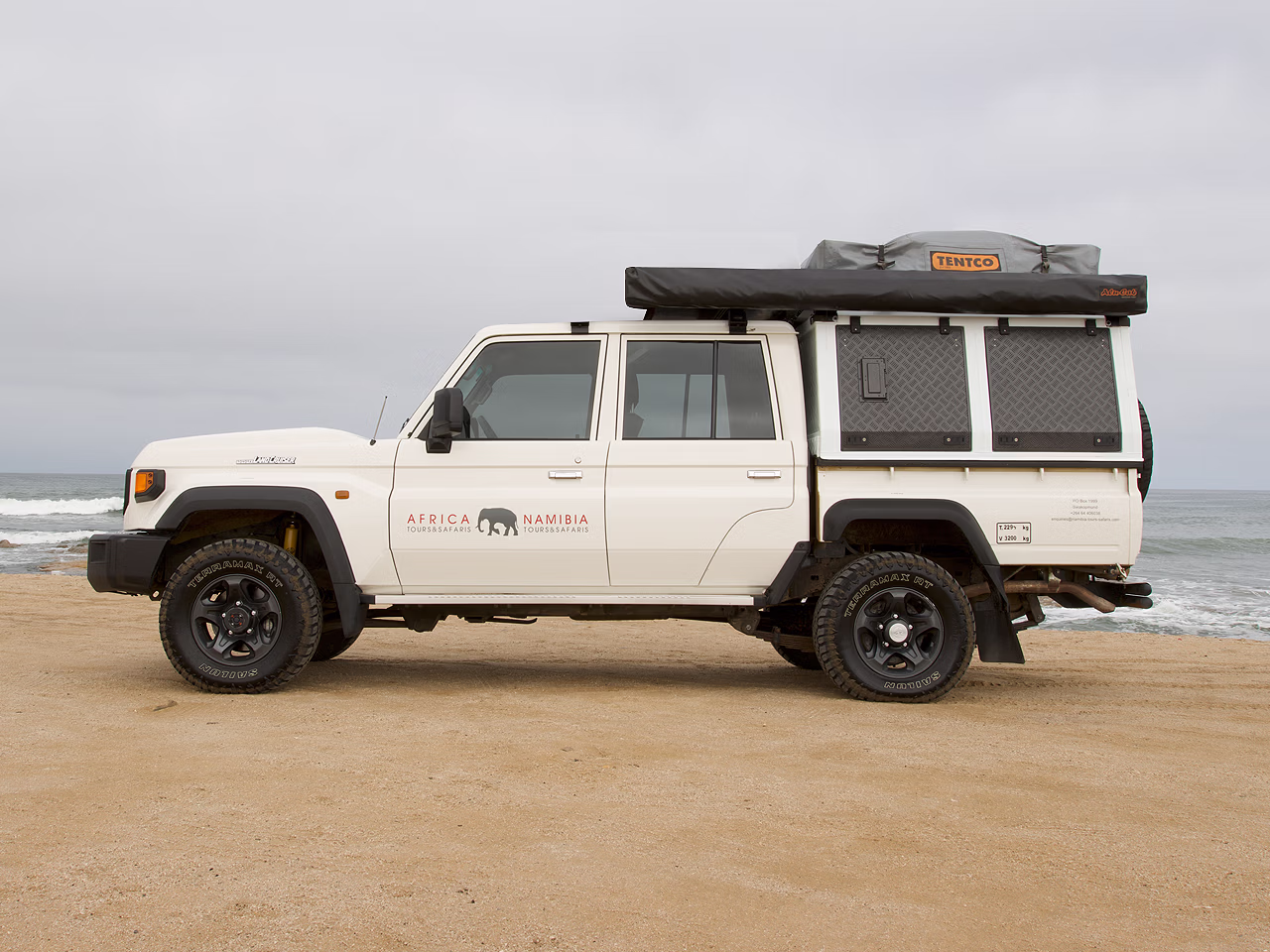 Land Cruiser Double Cab Camping - 2 Pax