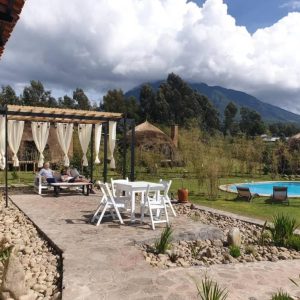 Amarembo Gorilla Lodge, Außenanlage