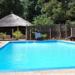 Pool der Marula Lodge