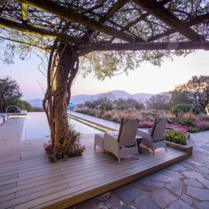 Valley Lodge, Außenanlage