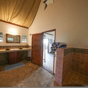 Kinasi Lodge