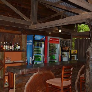 Amuka Lodge, Bar