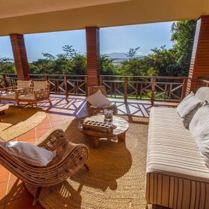 Acacia Farm Lodge, Terrasse & Lounge