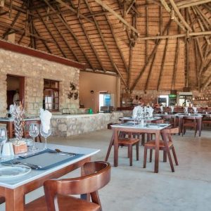 Agama River Camp, Restaurant