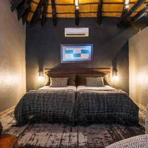 Ai Aiba Rockpainting Lodge