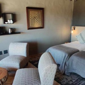 Ai Aiba Rockpainting Lodge