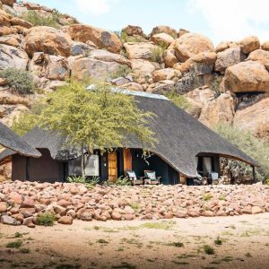 Ai Aiba Rockpainting Lodge