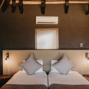 Ai Aiba Rockpainting Lodge