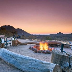 Ai Aiba Rockpainting Lodge