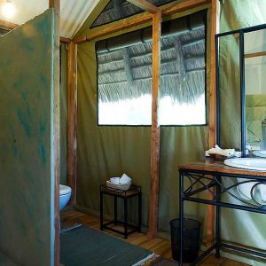 Burunge Tented Lodge, Badezimmer