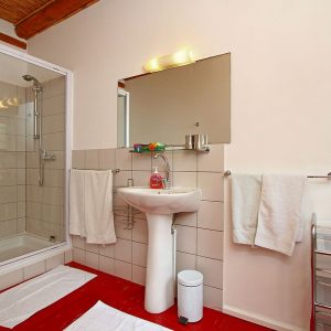 Cape Paradise Lodge, Bad Giraffenzimmer