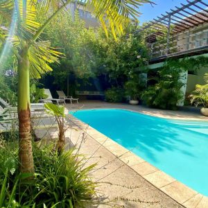 Cape Standard Pool mit Garten