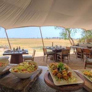 Chisa Safari Camp, Mahlzeiten