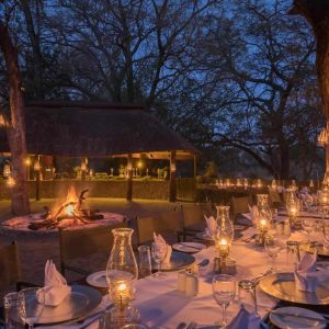 Chisomo Safari Camp dinner unterm Sternenhimmel