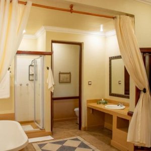 Chobe Safari Lodge, Bad