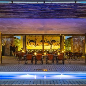 Dead Valley Lodge, Pool bei Nacht