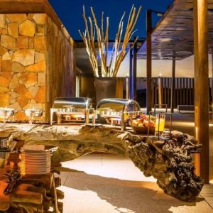 Dead Valley Lodge, Speisen