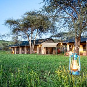 Elewana Ewanjan Romantik