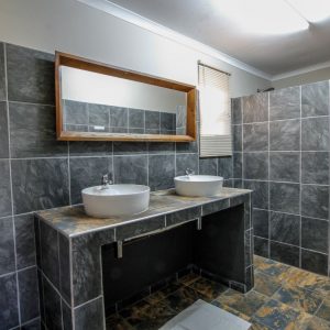 Ezulwini Lodge, Bad, Lodgezimmer