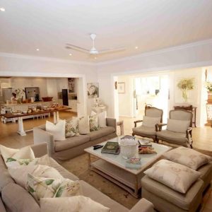 Fairlight Beach House, Lounge