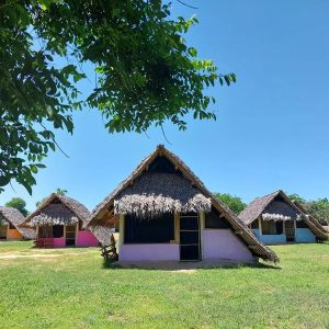 Funzi Keys, Regenbogen Chalet