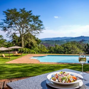 Gartenanlage mit Pool