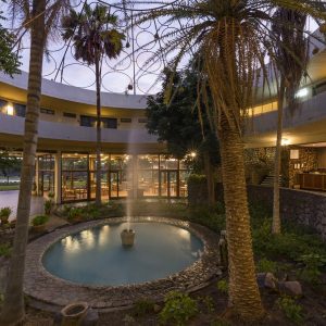 Hwange Safari Lodge, Hauptgebäude