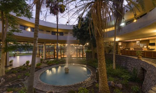 Hwange Safari Lodge, Hauptgebäude