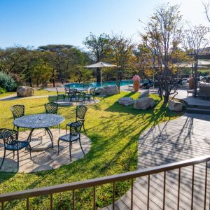 Insika Lodge, Außenanlage mit Pool