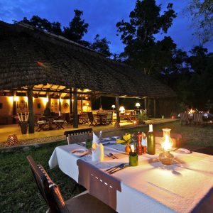 Ishasha Wilderness Camp bei Nacht