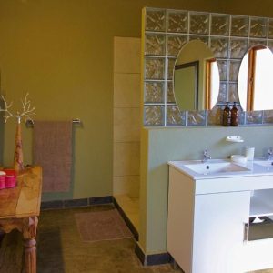 Kambaku Safari Lodge_ Badezimmer