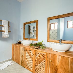 Kankari Lodge, geräumiges Badezimmer