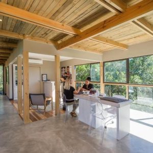 Kariega Game Reserve, Ukhozi Lodge