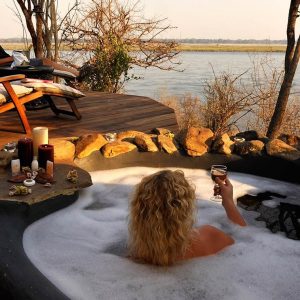 Kasaka River Lodge, Bad mit traumhaften Aussichten