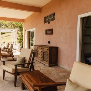 Sitzbereich vor dem Zimmer