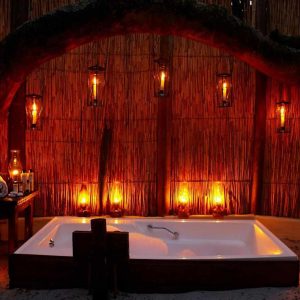 Kosi Forest Lodge open Air Bad