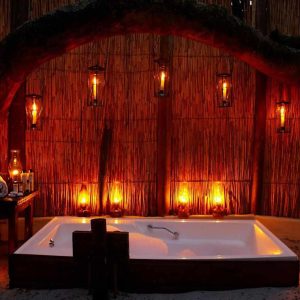 Kosi Forest Lodge open Air Bad