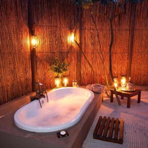 Kosi Forest Lodge romantische Wanne