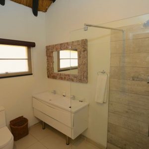 La Rochelle Lodge Badezimmer