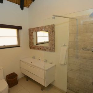 La Rochelle Lodge Badezimmer