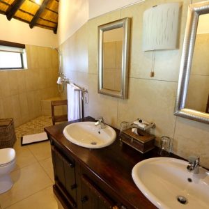 La Rochelle Lodge, Badezimmer