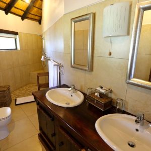 La Rochelle Lodge, Badezimmer