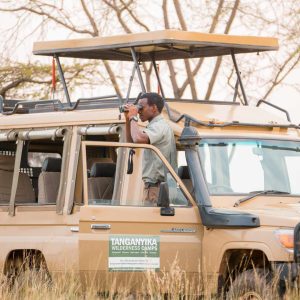 Lahia Tented Lodge - Game drive vehicle