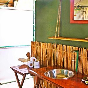 Lake Manze Tented Camp Bad