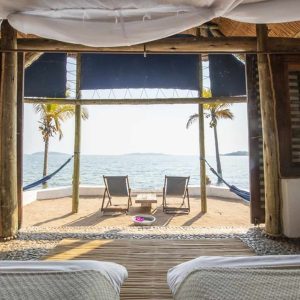 Lake Shore Lodge