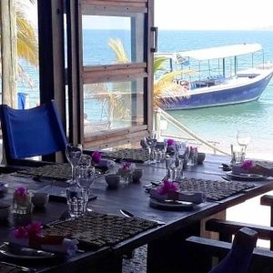 Lake Shore Lodge