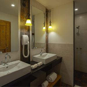 Lions Paw Camp, Badezimmer