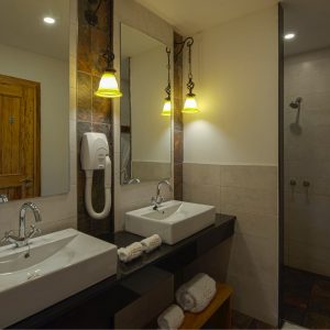 Lions Paw Camp, Badezimmer