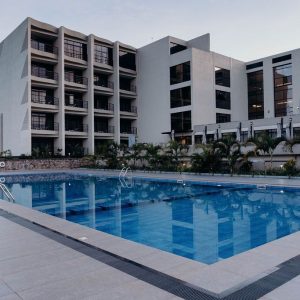 Pool Bereich Mantis Kivu Marina Bay Hotel